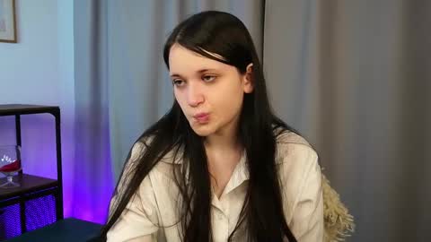 Snapshot of dinahganus chatting on 10.22.25 Rina online show from 10.22.25
