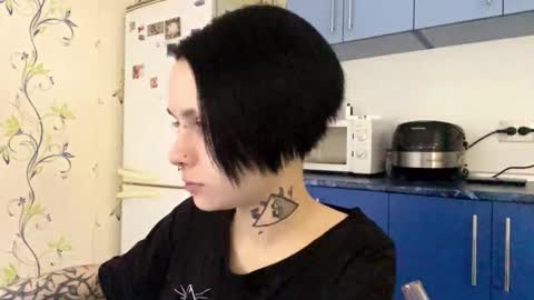 Snapshot of dinorahdamoro chatting on 10.23.25 Cate online show from 10.23.25