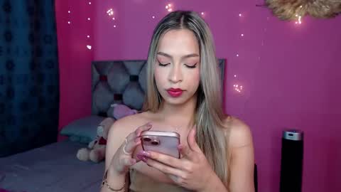 Snapshot of dione_sexyy chatting on 12.15.24 IG dionemontecarlo19 online show from 12.15.24