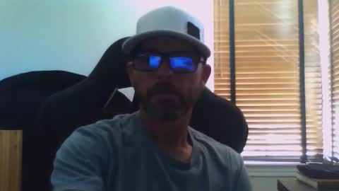 Snapshot of dirtrider15 chatting on 10.29.25 dirtrider15 online show from 10.29.25