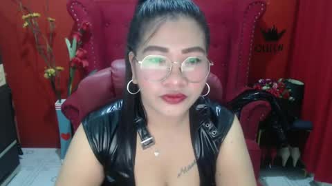 LatexQueen online show from 02.26.25