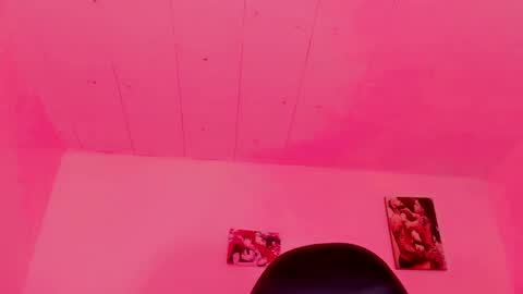 Naomy  online show from 10.03.25