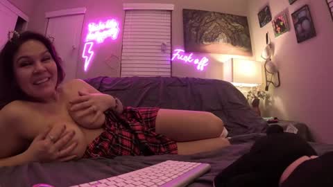 Snapshot of dirtygirldaisy chatting on 02.03.25 Daisy Love online show from 02.03.25