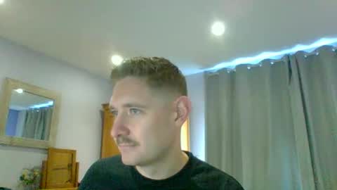 Snapshot of dirtylondon729 chatting on 11.17.25 Exhibitionist Ben online show from 11.17.25