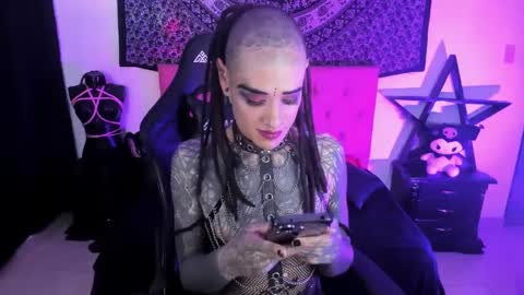 Snapshot of dirtyonix chatting on 12.11.24 ONIX  online show from 12.11.24