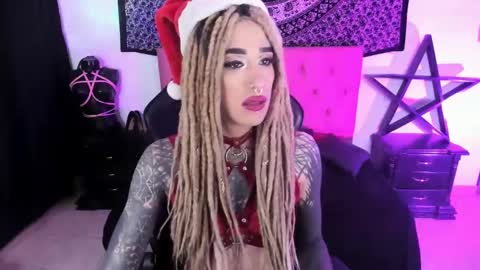 Snapshot of dirtyonix chatting on 12.26.24 ONIX  online show from 12.26.24