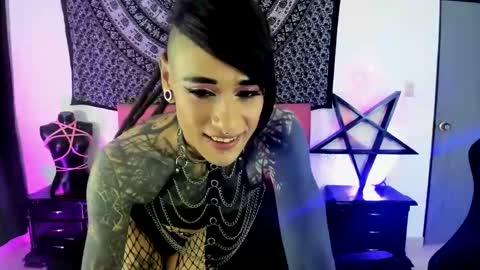 Snapshot of dirtyonix chatting on 02.04.25 ONIX  online show from 02.04.25