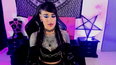 Snapshot of dirtyonix chatting on 02.10.25 ONIX  online show from 02.10.25