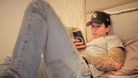 Snapshot of dirtyprettyboi chatting on 12.30.24 buy tokens with link online show from 12.30.24