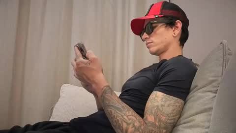 Snapshot of dirtyprettyboi chatting on 01.13.25 buy tokens with link online show from 01.13.25