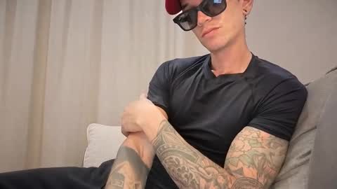 Snapshot of dirtyprettyboi chatting on 01.13.25 buy tokens with link online show from 01.13.25