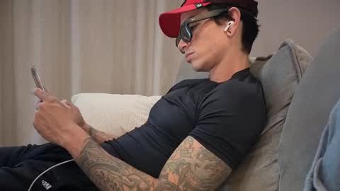 Snapshot of dirtyprettyboi chatting on 01.14.25 buy tokens with link online show from 01.14.25