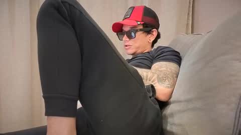 Snapshot of dirtyprettyboi chatting on 01.14.25 buy tokens with link online show from 01.14.25