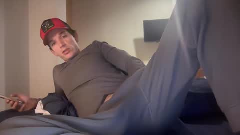 Snapshot of dirtyprettyboi chatting on 01.27.25 buy tokens with link online show from 01.27.25
