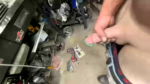 dirtywhite14 online show from 10.12.25