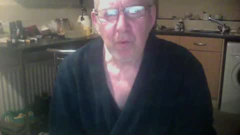 Snapshot of discovery63 chatting on 12.16.24 discovery63 online show from 12.16.24