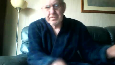 Snapshot of discovery63 chatting on 12.20.24 discovery63 online show from 12.20.24