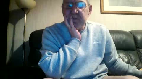 Snapshot of discovery63 chatting on 12.29.24 discovery63 online show from 12.29.24