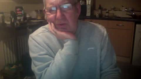 Snapshot of discovery63 chatting on 12.31.24 discovery63 online show from 12.31.24