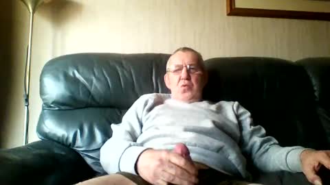 Snapshot of discovery63 chatting on 01.04.25 discovery63 online show from 01.04.25