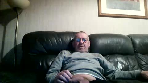 Snapshot of discovery63 chatting on 02.08.25 discovery63 online show from 02.08.25