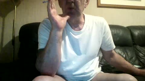 Snapshot of discovery63 chatting on 09.08.25 discovery63 online show from 09.08.25