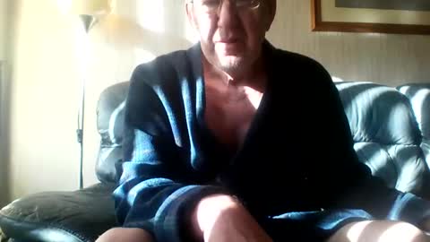 Snapshot of discovery63 chatting on 11.02.25 discovery63 online show from 11.02.25