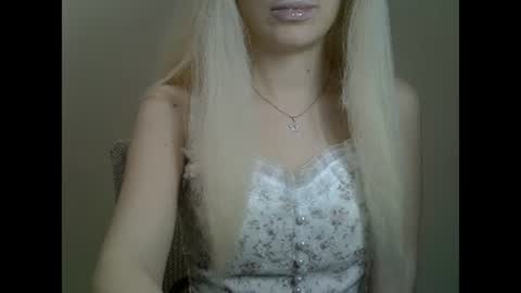 DitaMilton online show from 01.19.25