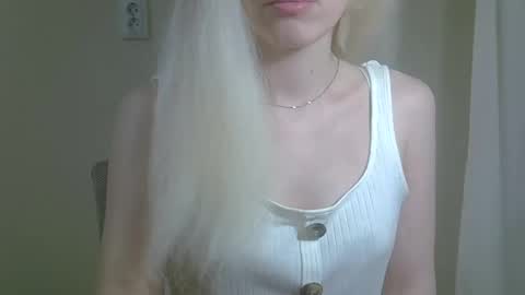 DitaMilton online show from 09.26.25