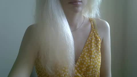 DitaMilton online show from 10.03.25