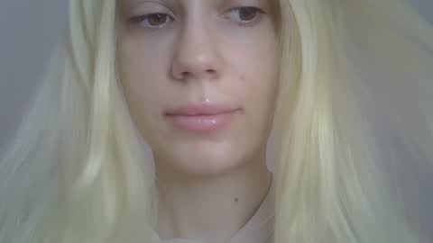 DitaMilton online show from 04.12.26