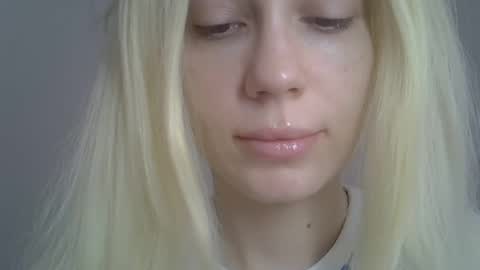 Snapshot of ditamilton chatting on 04.22.26 DitaMilton online show from 04.22.26