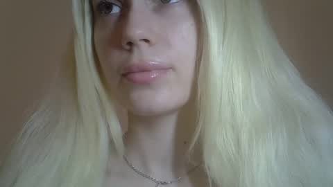Snapshot of ditamilton chatting on 04.30.26 DitaMilton online show from 04.30.26