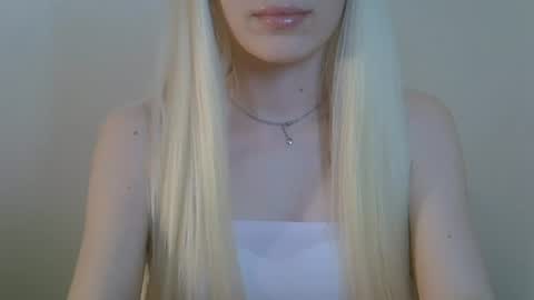 Snapshot of ditamilton chatting on 06.25.26 DitaMilton online show from 06.25.26