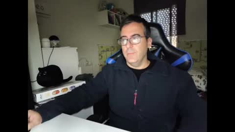 Snapshot of ditos_c chatting on 01.08.25 ditos_c online show from 01.08.25