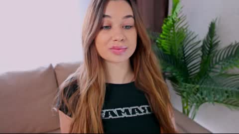 Tia online show from 02.05.25