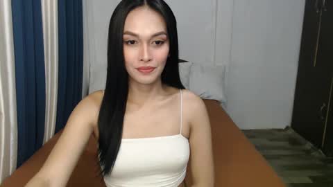 DIVINA online show from 12.05.24