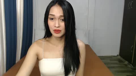 DIVINA online show from 12.10.24