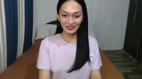 DIVINA online show from 12.12.24