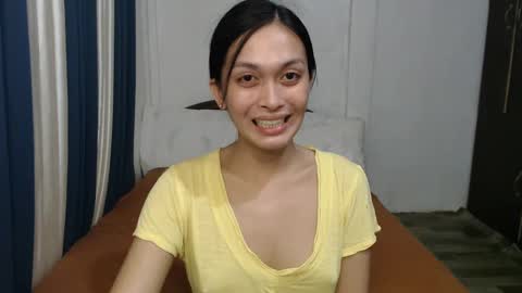 DIVINA online show from 01.14.25