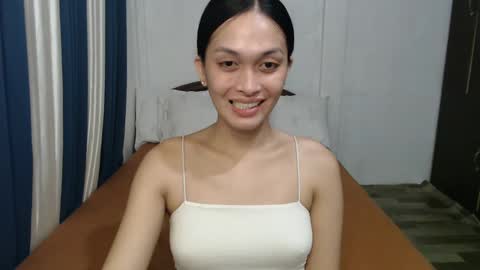 DIVINA online show from 01.17.25