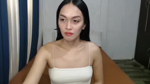DIVINA online show from 01.20.25