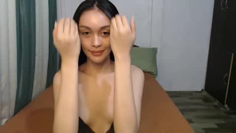 DIVINA online show from 02.05.26