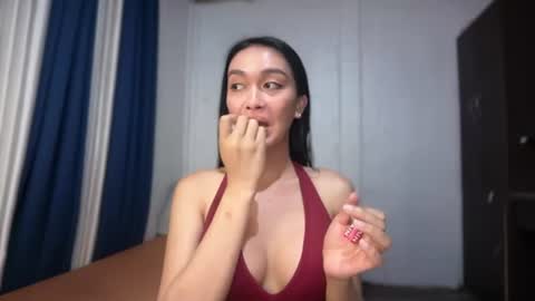 Snapshot of divina_graciaxx chatting on 06.19.26 DIVINA online show from 06.19.26