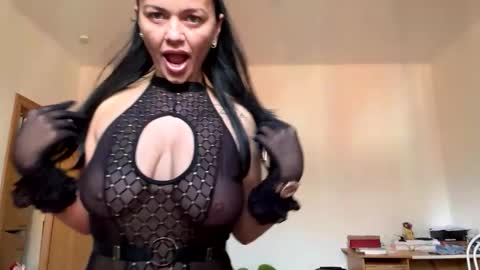 divine2710 online show from 09.19.25