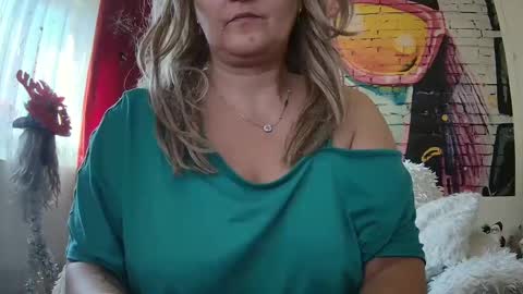 Snapshot of divineblond chatting on 12.12.24 Alexxa online show from 12.12.24