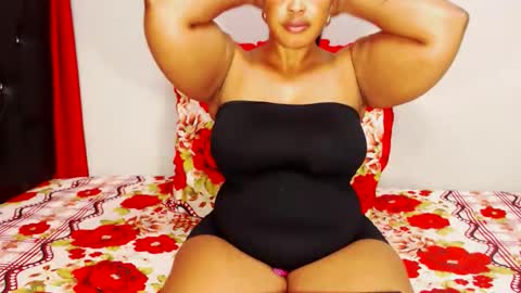 Snapshot of divinebooty93 chatting on 09.30.25 divinebooty93 online show from 09.30.25