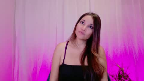 Snapshot of divinelynn chatting on 01.20.25 DivineLynn online show from 01.20.25