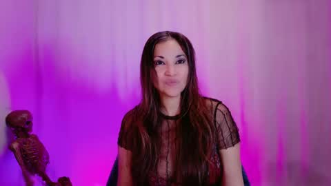 Snapshot of divinelynn chatting on 02.09.25 DivineLynn online show from 02.09.25