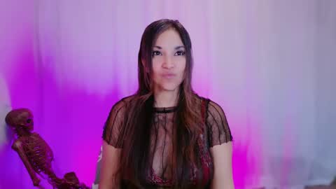 Snapshot of divinelynn chatting on 02.10.25 DivineLynn online show from 02.10.25